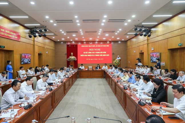 Toan canh hoi nghi. Anh: Quang Vinh