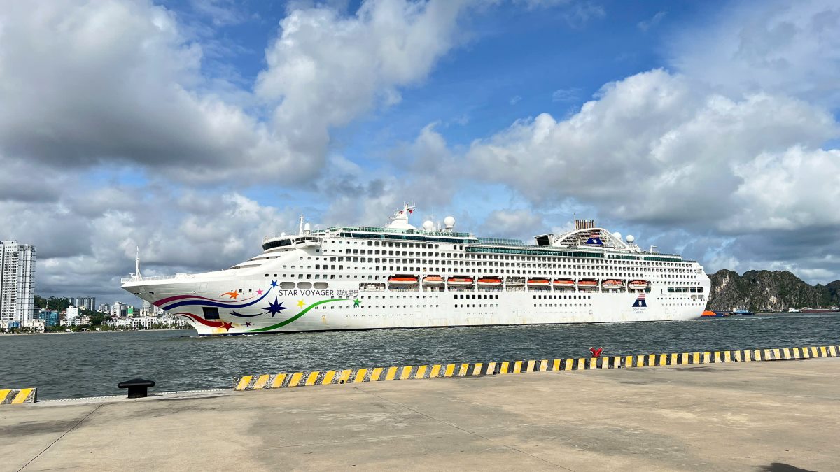 STAR VOYAGER船が今日の午後(3.7)にハロン国際旅客港に到着。写真:Thanh Tung