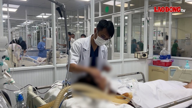 De nombreux patients souffrent de dengue mais sont negligents et viennent a l'hopital en retard. Photo : Nguyen Ly