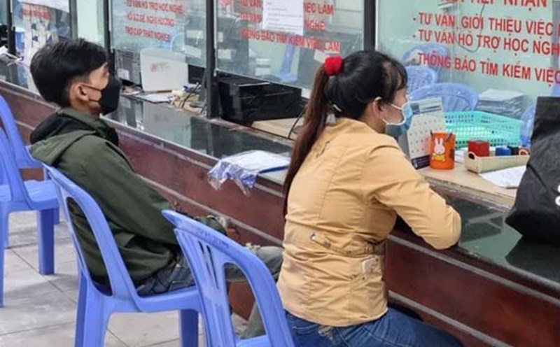 From January 1, 2026, those who are fired for disciplinary action will still receive unemployment benefits if they meet these conditions. Photo: Nam Duong