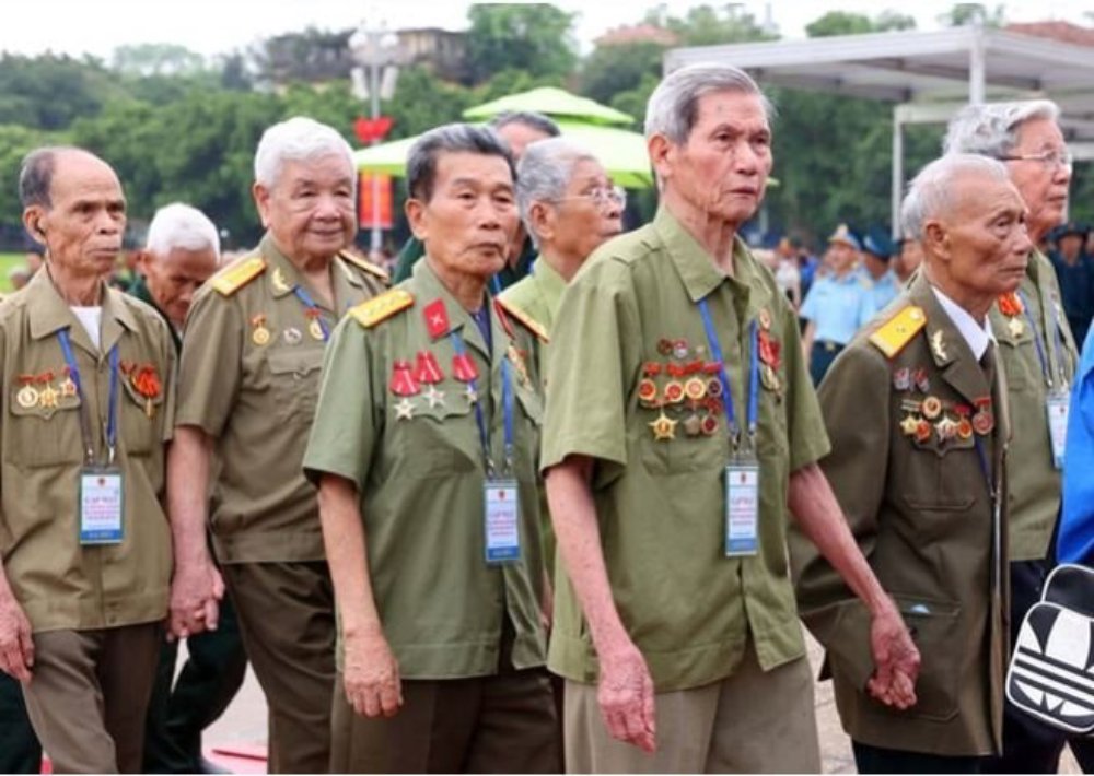 The Government is about to issue a Decree to adjust the monthly allowance regime for youth volunteers. Photo: VGP