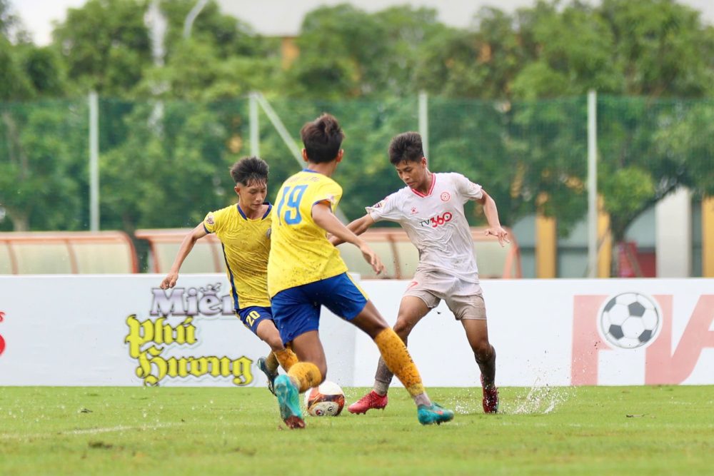 The Cong Viettel I thi dau lep ve truoc Dong Thap. Anh: VFF
