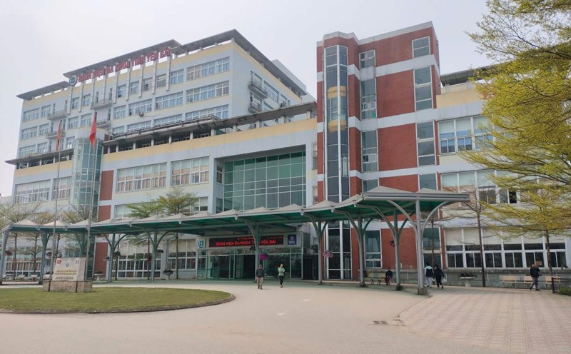 The authorities are investigating and verifying the cause of the female patient's unusual death. Photo: Van Duc.