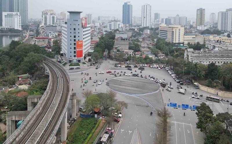 Voi Phuc intersection of Ring Road 1, Hanoi City. Photo: Song Huu