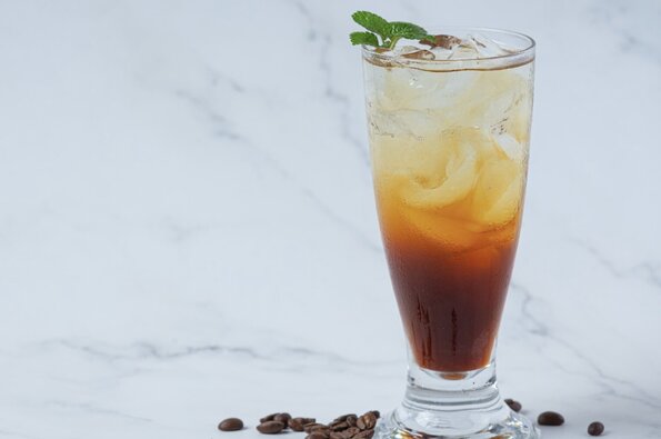 Hay muchas bebidas que ayudan a reducir el cortisol de forma natural. Foto: thuy duong