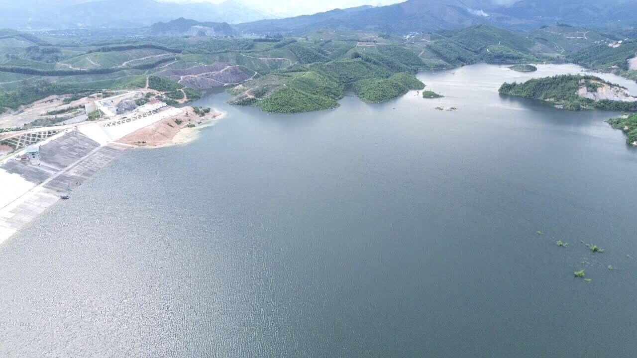 Ho chua nuoc Canh Tang duoc thiet ke va thi cong voi tieu chuan an toan rat cao. Anh: Dang Tinh