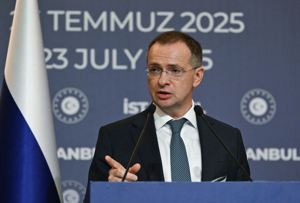 Ong Vladimir Medinsky phat bieu voi bao gioi sau cuoc dam phan Nga - Ukraina tai Istanbul, Tho Nhi Ky, ngay 23.7.2025. Anh: Sputnik