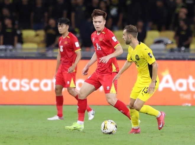 The Malaysian team used 5 naturalized players in the match against Vietnam. Photo: Tuan Huu