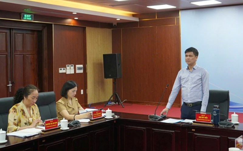 Vice President of the Vietnam General Confederation of Labor Nam Ngo Duy Hieu chaired the meeting of the Hai Phong City General Confederation of Labor. Photo: Mai Dung
