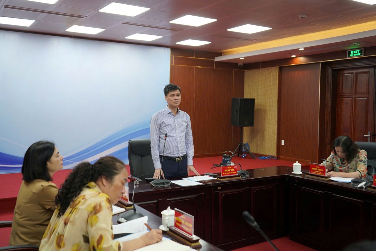 Pho Chu tich Tong LDLD Viet Nam Ngo Duy Hieu phat bieu tai buoi lam viec. Ảnh: Mai Dung