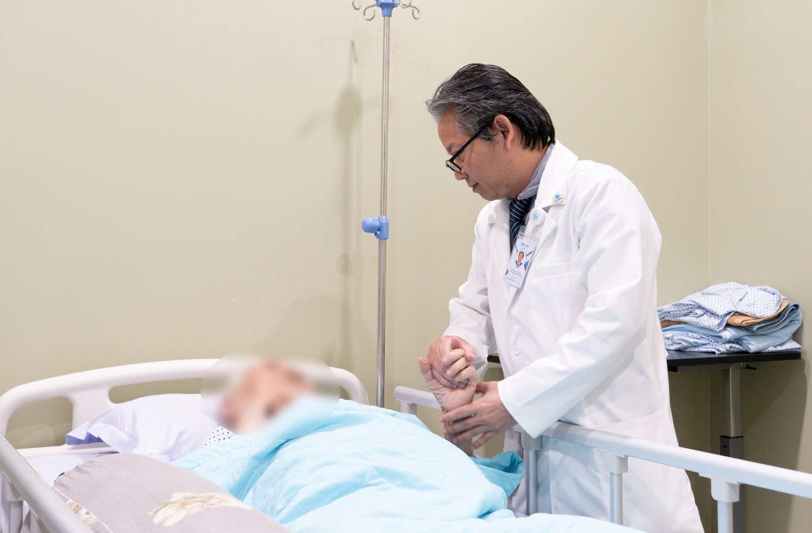 La cirugia de reemplazo de cadera es exitosa para la dama de 96 años con muchas enfermedades de fondo graves. Foto: El hospital proporciona