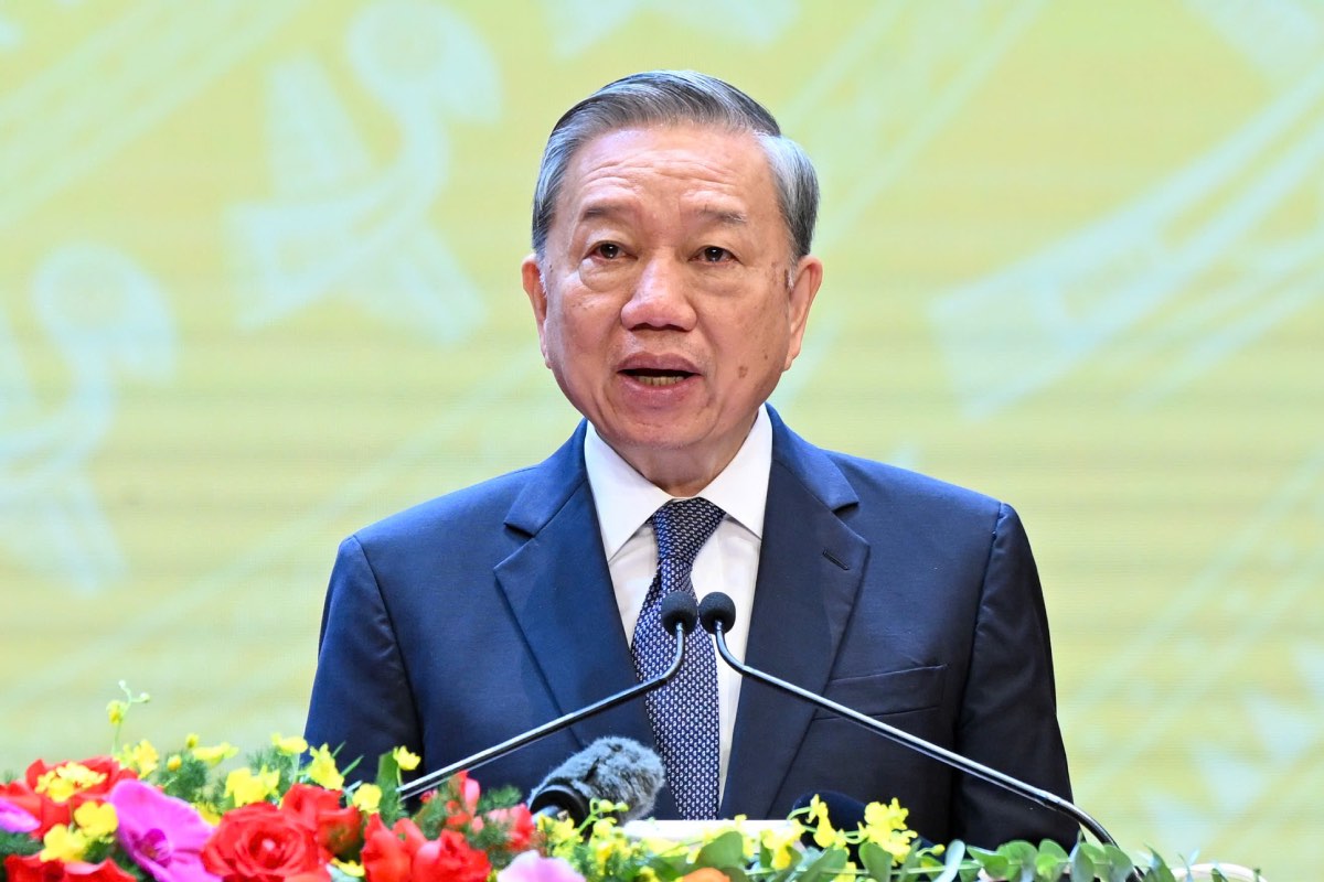 General Secretary To Lam spoke, expressing gratitude to people with meritorious services and typical historical witnesses of the whole country. Photo: Hai Nguyen