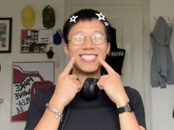 Trung Hieu duoc biet toi la TikToker Bop. Anh: Chup tu clip TikTok