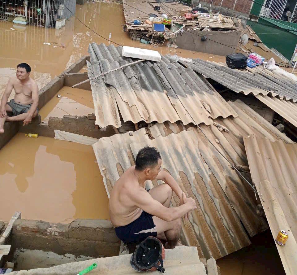 Mua lu tan pha nang ne o xa mien Tay Nghe An. Anh: Hai Duong