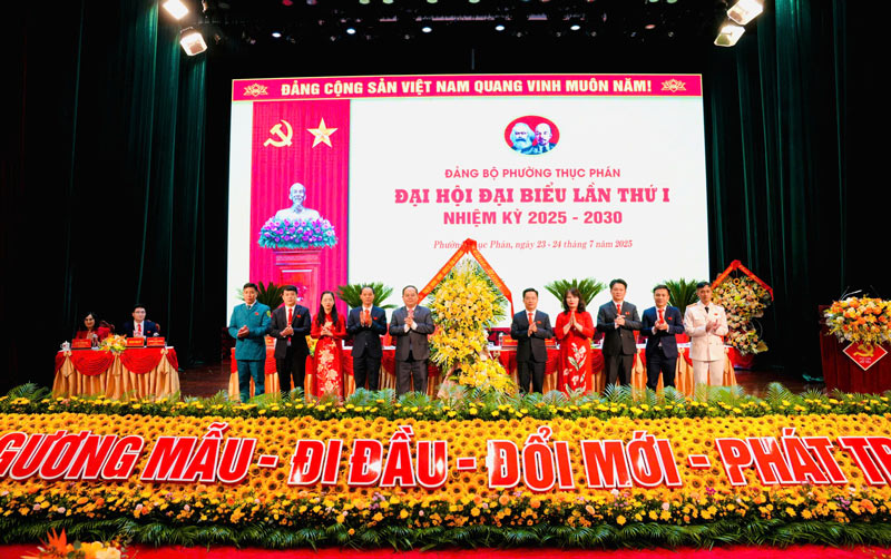 Thuc Phan Ward of Cao Bang Province has just successfully organized the 1st Party Congress. Photo: Tan Van
