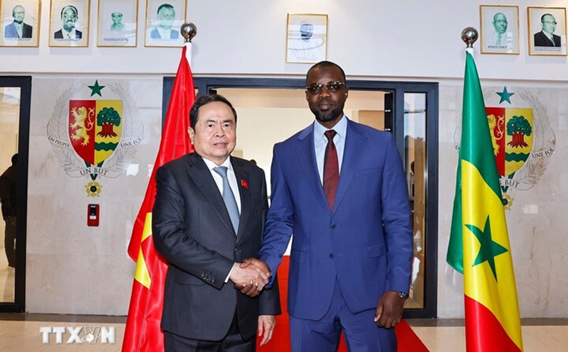 Politburo member and National Assembly Chairman Tran Thanh Man and Prime Minister Senegal Ousmane Sonko. Photo: VNA