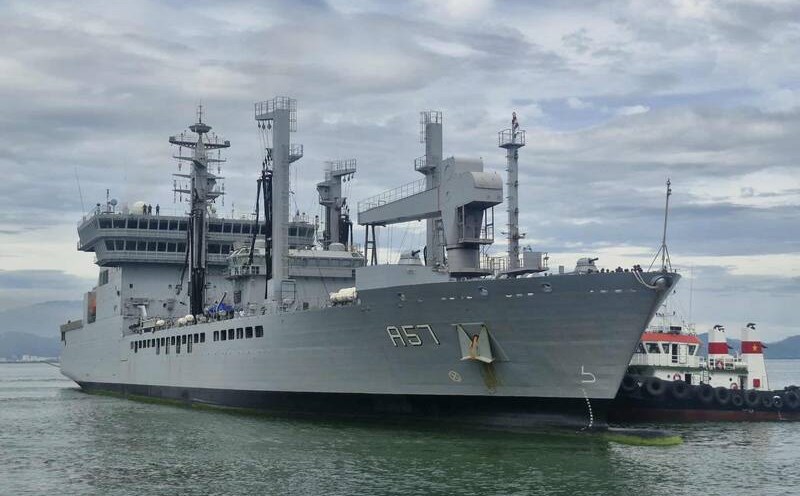 On the morning of July 24, the Indian Navy's fleet docked at Tien Sa port (Da Nang), starting a friendly visit to Da Nang city from July 24 to 27, 2025. Photo: Thu Giang