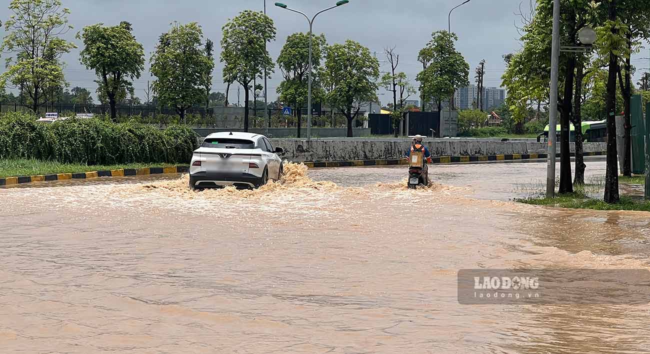 Doan Dai lo Thang Long huong ra Tay Mo cung trong tinh trang ngap rat sau.