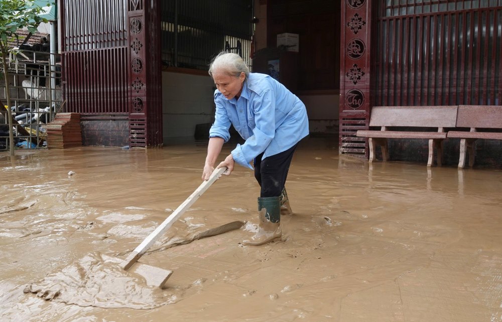 Les habitants de la commune de Con Cuong subissent de lourdes pertes apres les inondations.