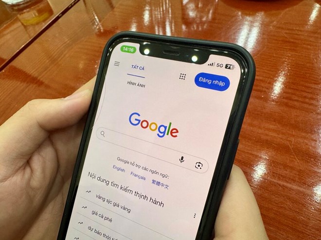Google ha integrado la IA en sus herramientas, especialmente en la busqueda de Google, atrayendo asi a una gran cantidad de usuarios. Foto: Anh Vu
