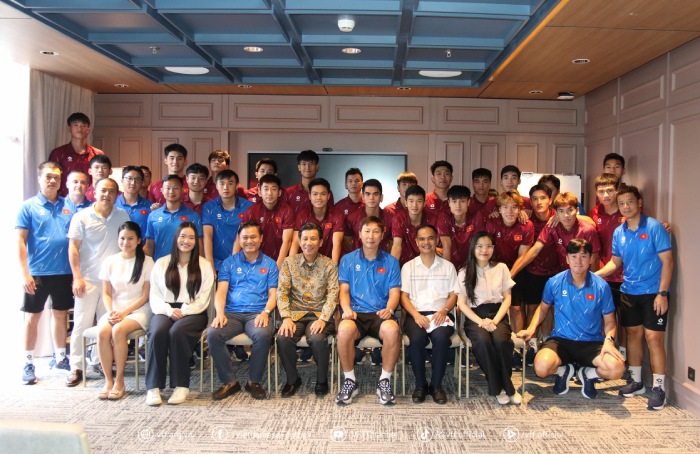 U23 Viet Nam duoc tiep them suc manh truoc tran ban ket. Anh: VFF