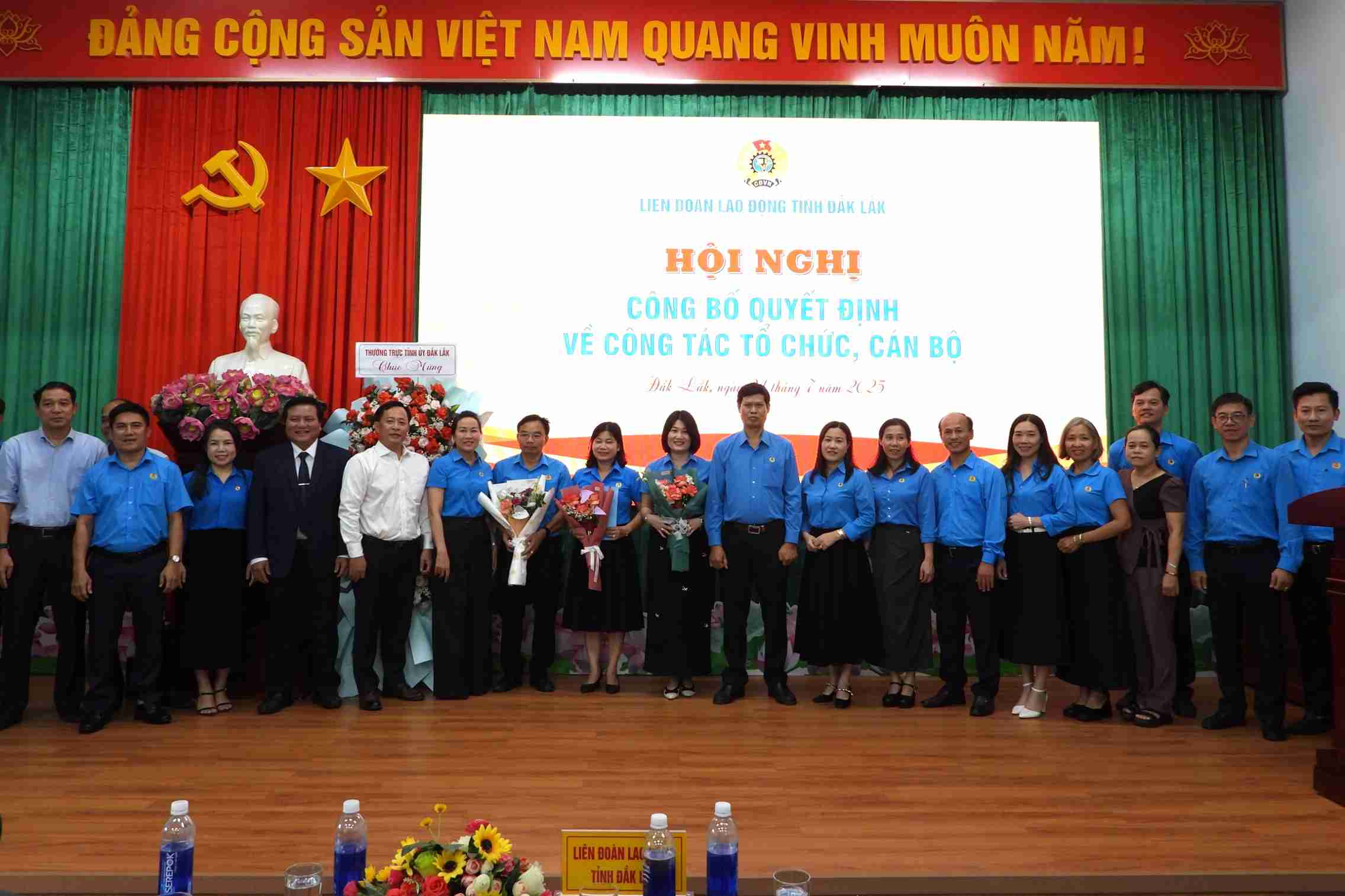 Cac dai bieu tham du hoi nghi. Anh: Bao Trung