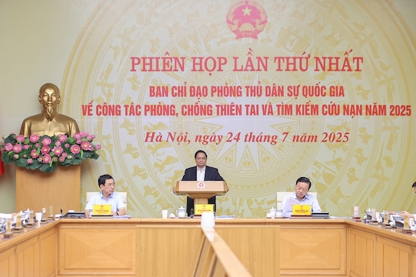 Le Premier ministre Pham Minh Chinh preside la premiere reunion du Comite directeur pour la prevention et la lutte contre les catastrophes naturelles et la recherche et le sauvetage en 2025. Photo : VGP/Nhat Bac