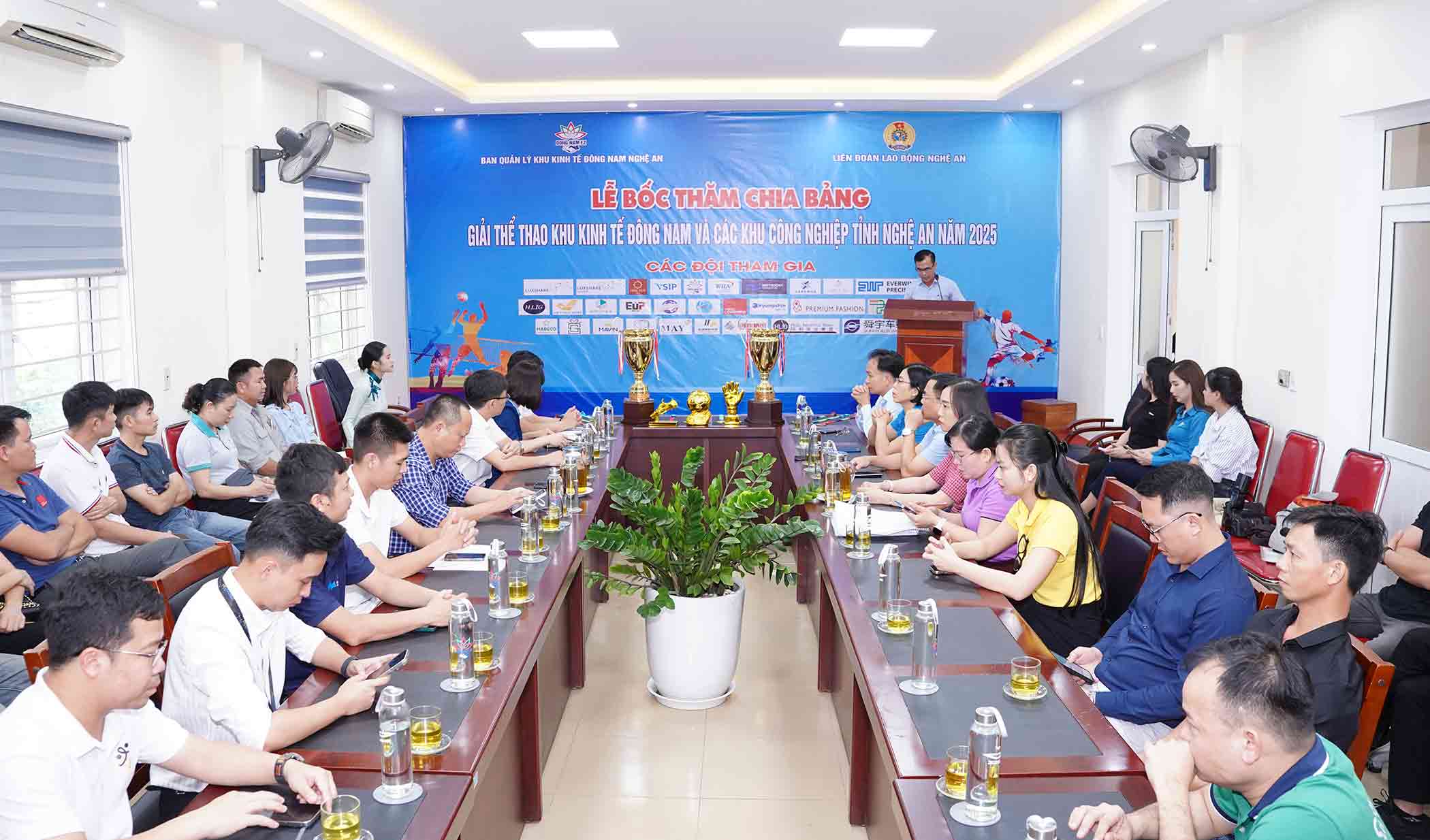 Toan canh buoi le. Anh: Duy Chuong
