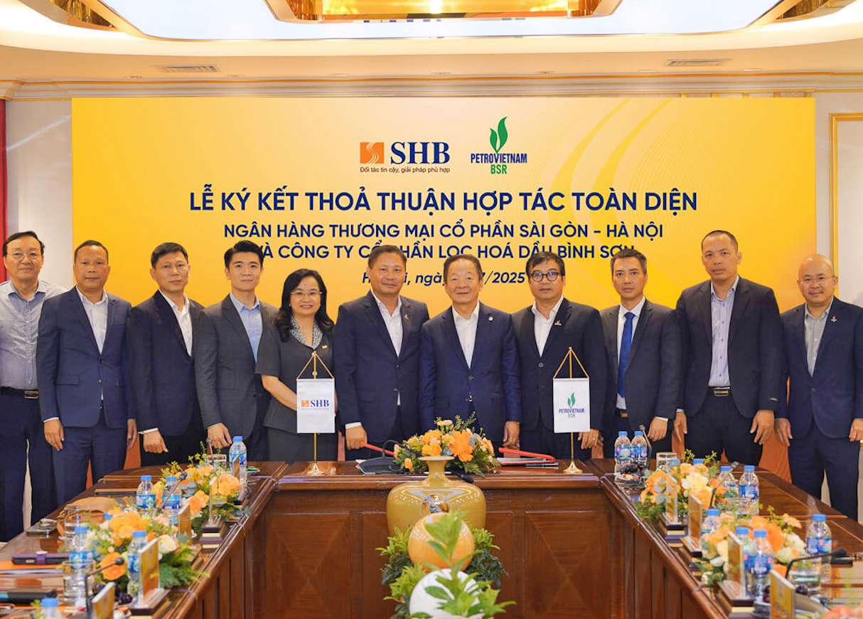 Toan canh le ky ket thoa thuan hop tac toan dien giua Ngan hang SHB va CTCP Loc hoa dau Binh Son. Anh: SHB