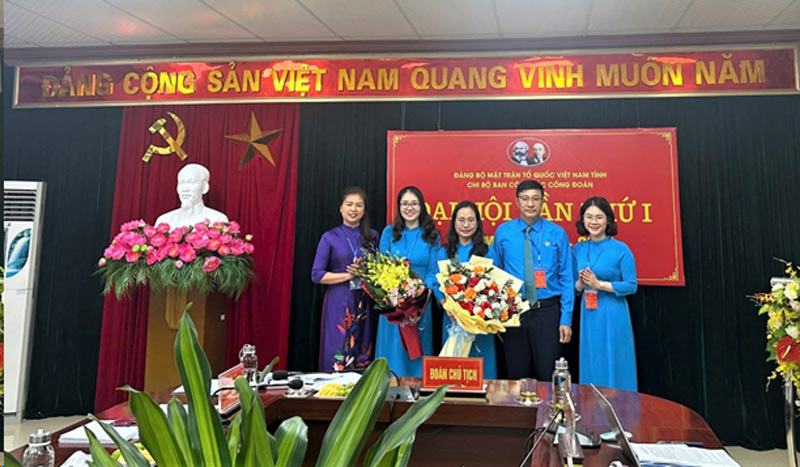 까오방 노동조합 업무위원회 제1차 대회가 성공적으로 개최되었습니다. 사진: 호앙 람