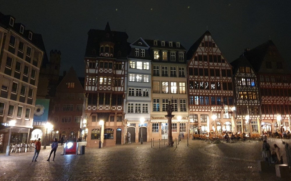 Frankfurt City Square (Germany). Photo: Kieu Bich Hau