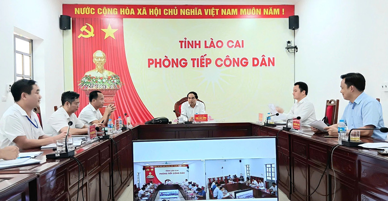 Lao Cai Provincial Party Secretary Trinh Xuan Truong attended the first citizen reception after the merger of the province. Photo: Nguyen Theu