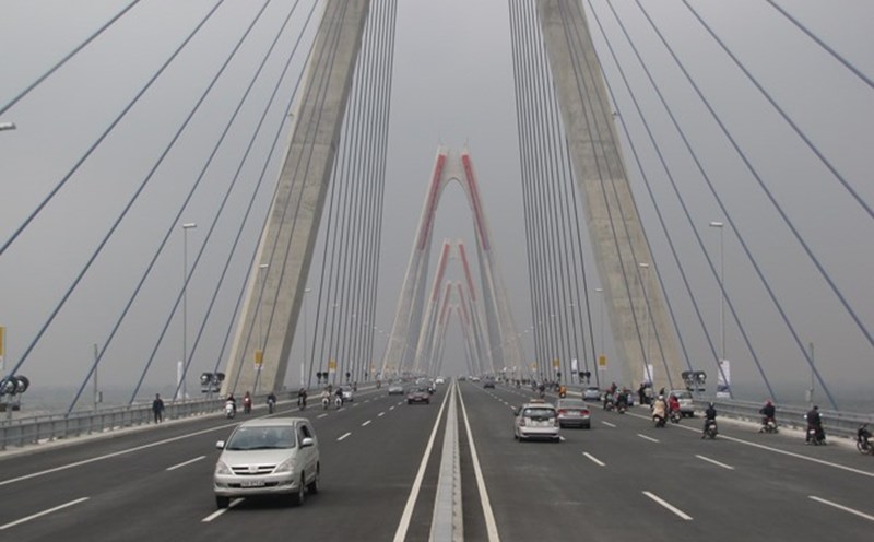 Construction de Long Mon Prix, NHAT Tan Bridge a ajuste le flux. Photo: Huu Chanh