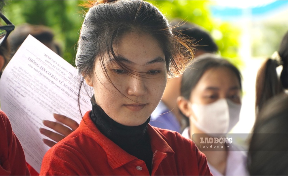 Doan vien, cong nhan lao dong khong chi hang say lam viec chuyen mon ma ho con y thuc se chia cong dong xa hoi qua viec hien mau tinh nguyen.