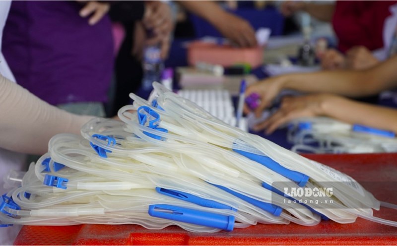 Workers actively participate in blood donation.