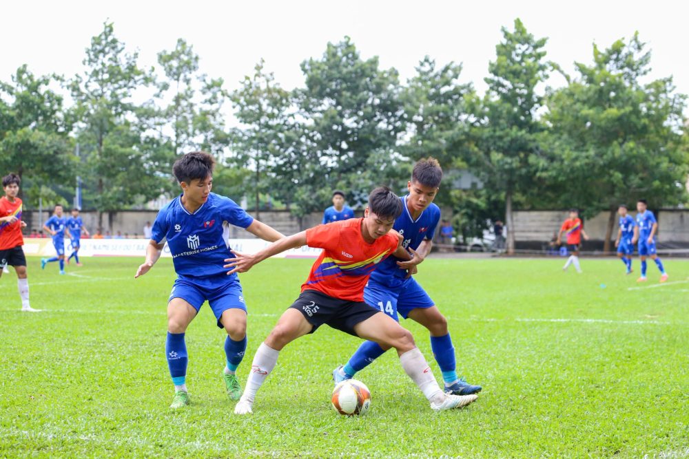 PVF (ao xanh) va TPHCM hoa nhau 0-0. Anh: VFF