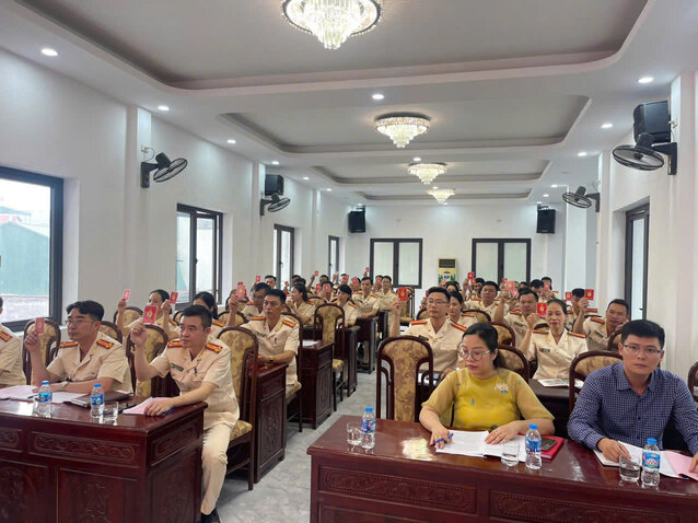 Chi bo Quan su, Chi bo Cong an va Chi bo Y te phuong Hai Duong cung da to chuc thanh cong Dai hoi chi bo lan thu I. Anh: Quoc Tung