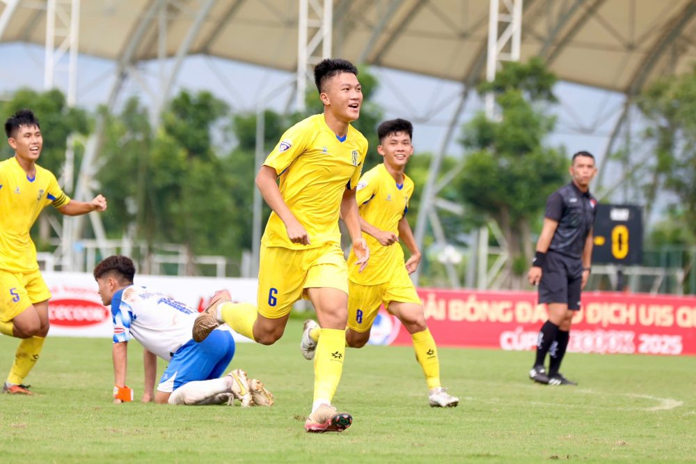 U15 Song Lam Nghe An an mung ban mo ti so. Anh: VFF