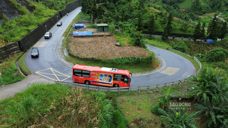 Quoc lo 4D la tuyen duong thay the tam thoi trong luc cho khac phuc sat lo.