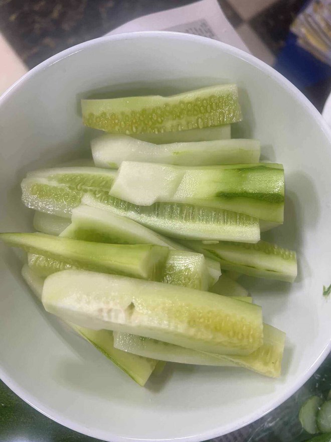 このおなじみの果物は、食べると腎臓を助ける効果があります。写真:キエウ・ヴー