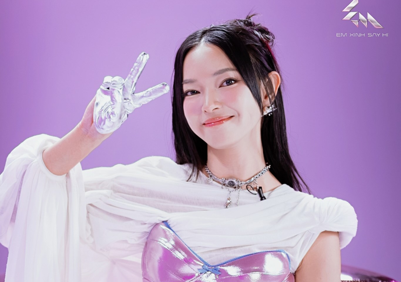 Photo: Producer Em xinh say hi