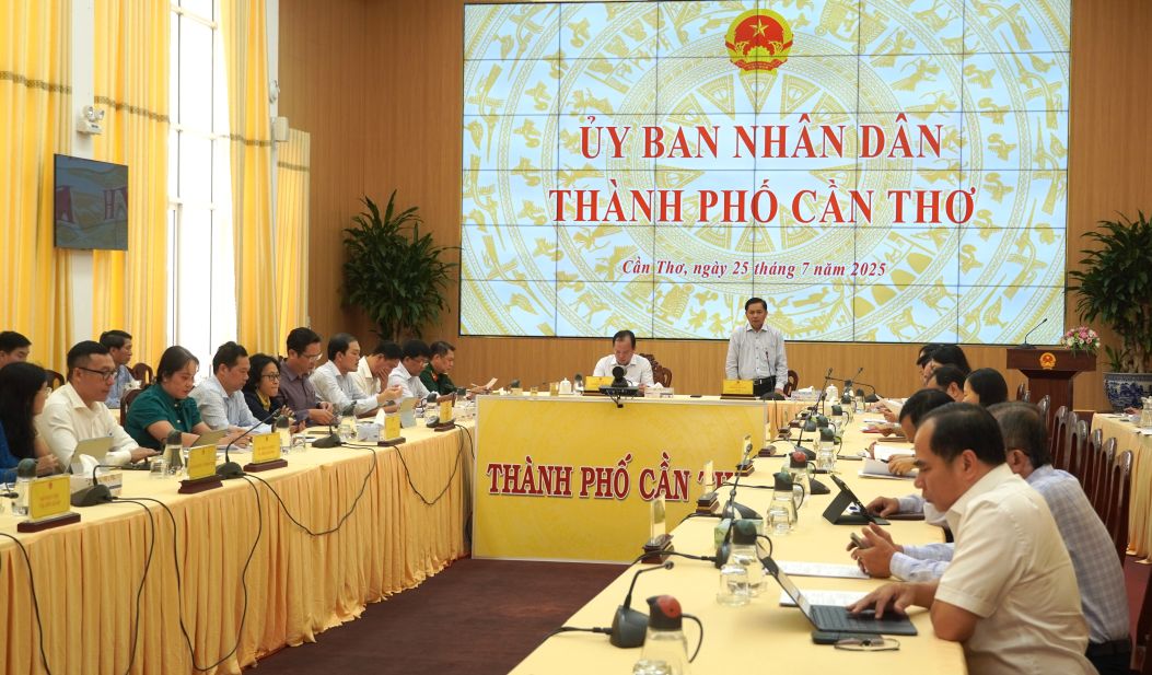 View of the conference at the Can Tho City bridge point. Photo: Phuong Anh