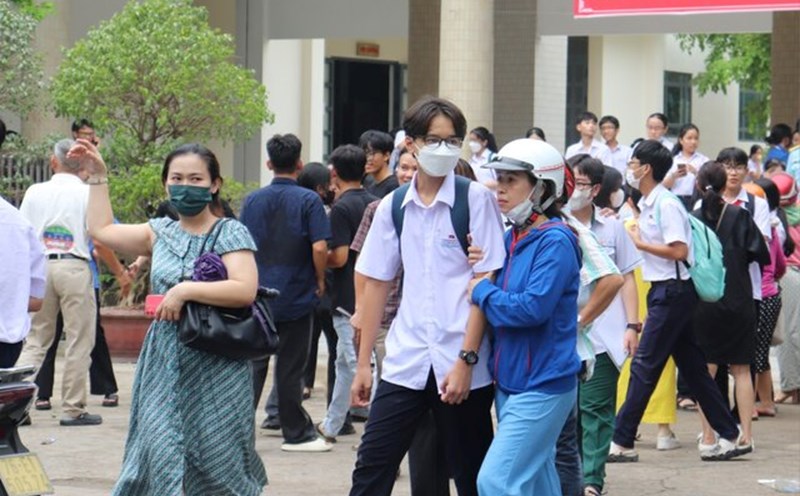 Da Nang strengthens disease prevention and control in schools, residential areas and crowded places. Photo: Nguyen Linh