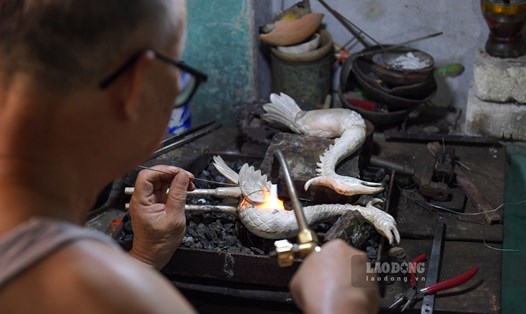 Mục sở thị làng chạm bạc hàng trăm năm tuổi ở xã Trà Giang, tỉnh Hưng Yên. Ảnh: Hà Vi