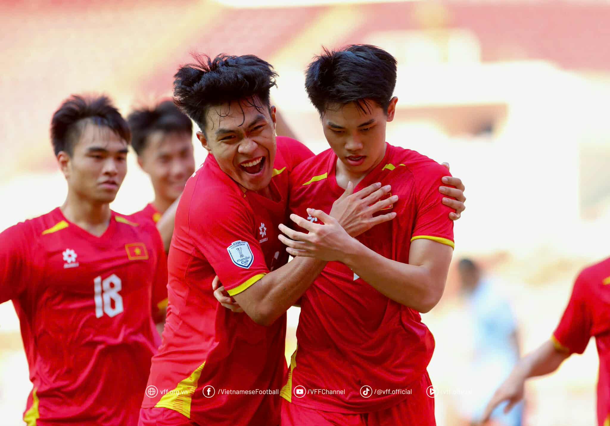 Dinh Bac ghi ban go hoa cho U23 Viet Nam. Anh: VFF