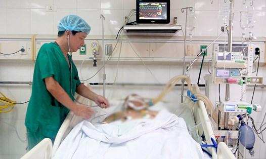 Sau 3 ngày điều trị, sức khỏe nạn nhân trong vụ sập cầu treo ở Điện Biên ra sao