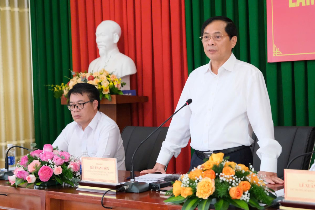 Pho Thu tuong Chinh phu Bui Thanh Son phat bieu tai buoi lam viec o Lam Dong. Anh: Pham Duy 