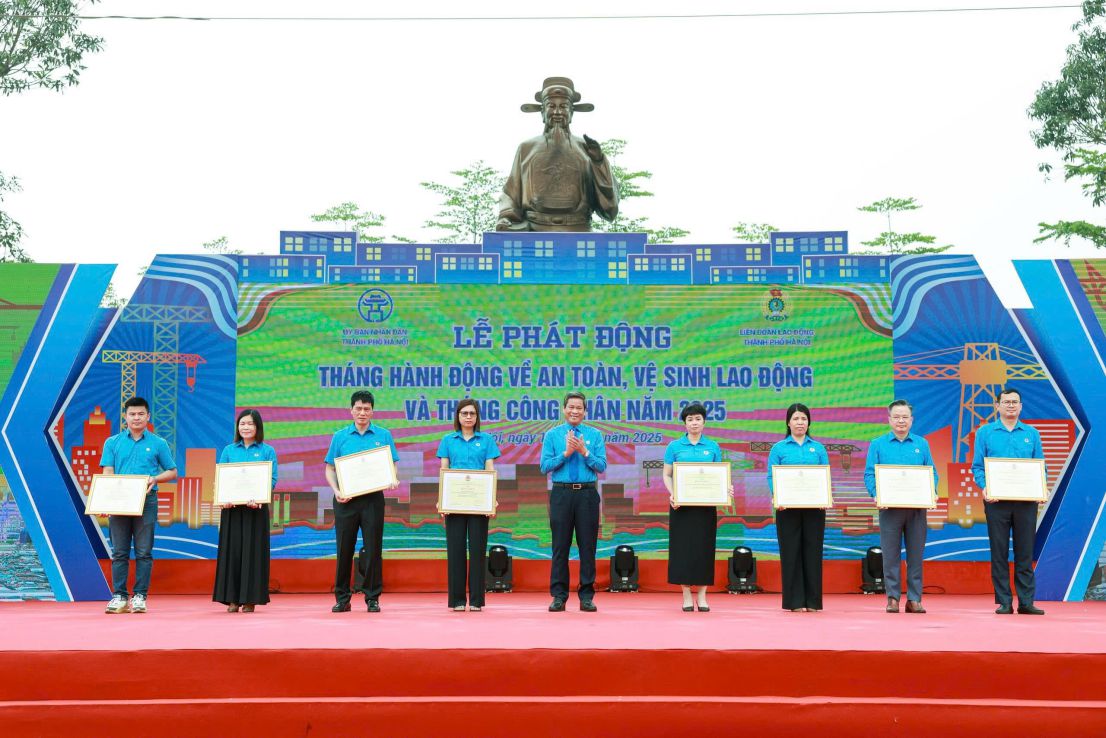 Pho chu tich Tong LDLDVN Huynh Thanh Xuan du Le phat dong Thang Hanh dong ve an toan, ve sinh lao dong va Thang Cong nhan nam 2025. Anh: Hai Nguyen