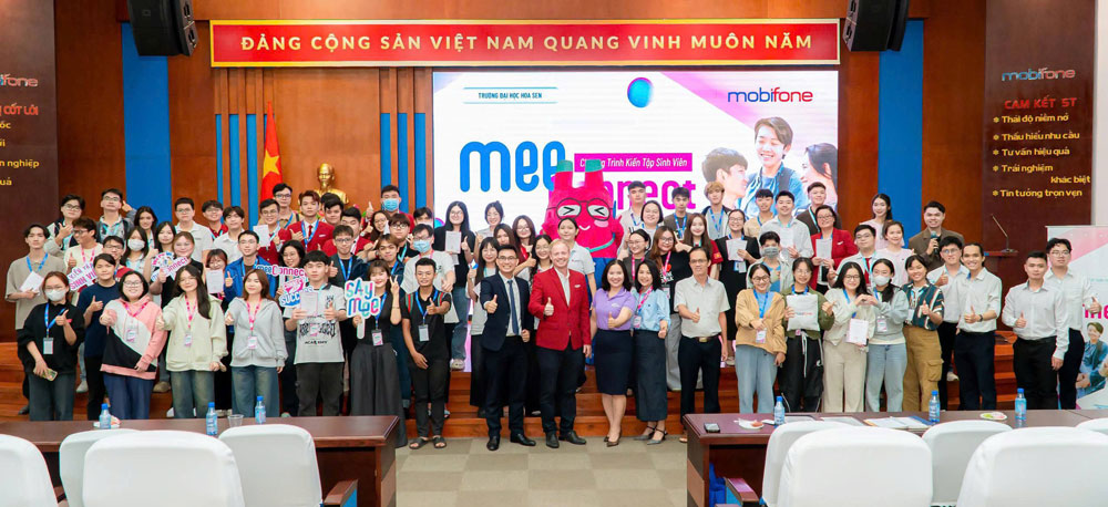 Sinh vien hoc tap, trai nghiem tai Cong ty Dich vu MobiFone Khu vuc 2.