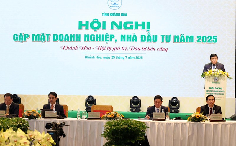 Mr. Nguyen Chi Dung, member of the Party Central Committee, Deputy Prime Minister attended the conference. Photo: Phuong Linh